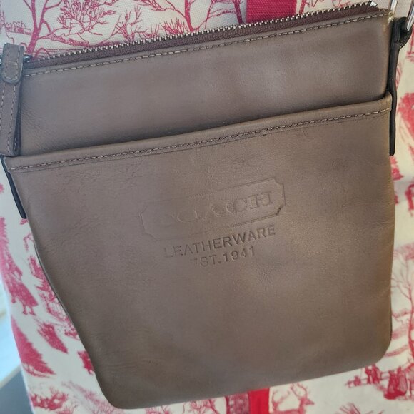Coach Leatherware Est. 1941 Embossed Brown Leatherware Swing Bag Crossbody - Picture 11 of 11